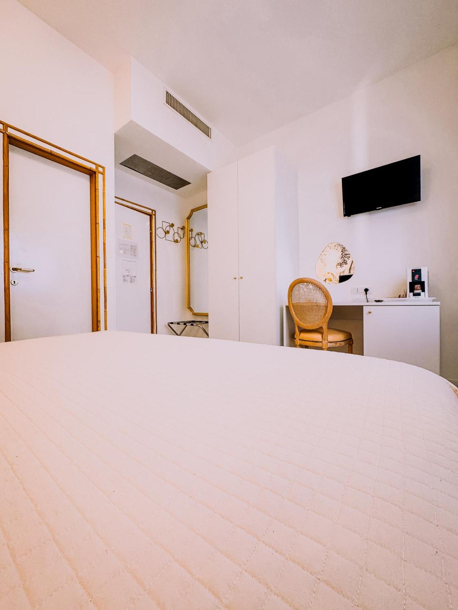 Hotel President - Vintage Hotel in centro Riccione Esterno foto