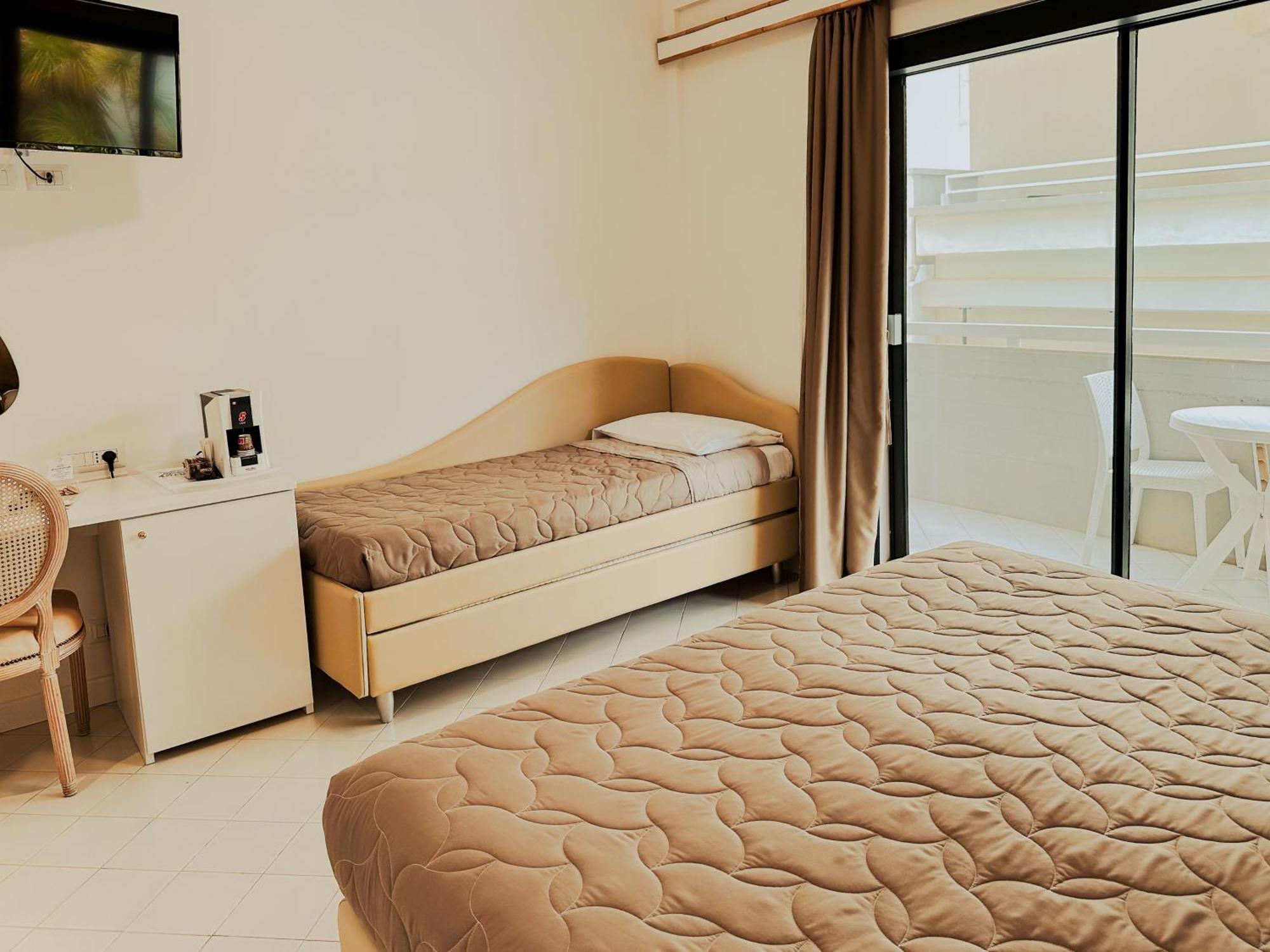 Hotel President - Vintage Hotel in centro Riccione Esterno foto