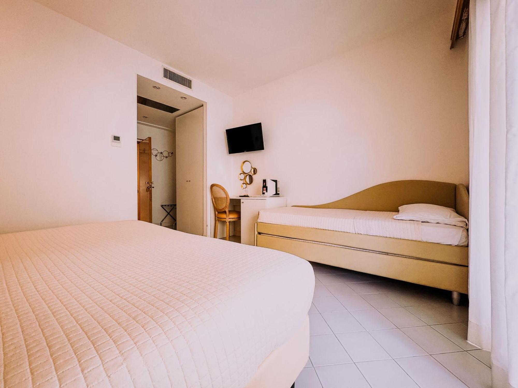 Hotel President - Vintage Hotel in centro Riccione Esterno foto