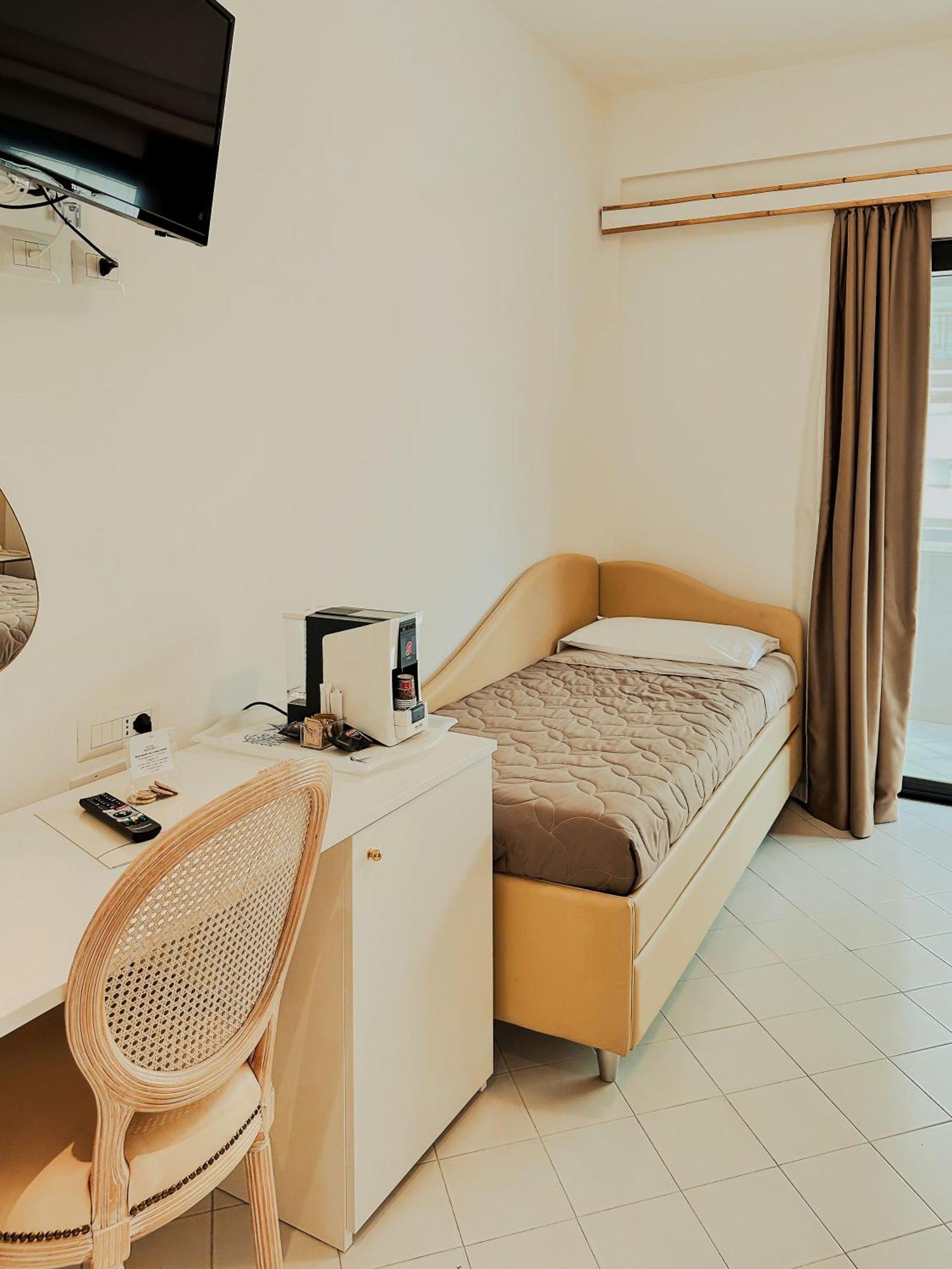Hotel President - Vintage Hotel in centro Riccione Esterno foto