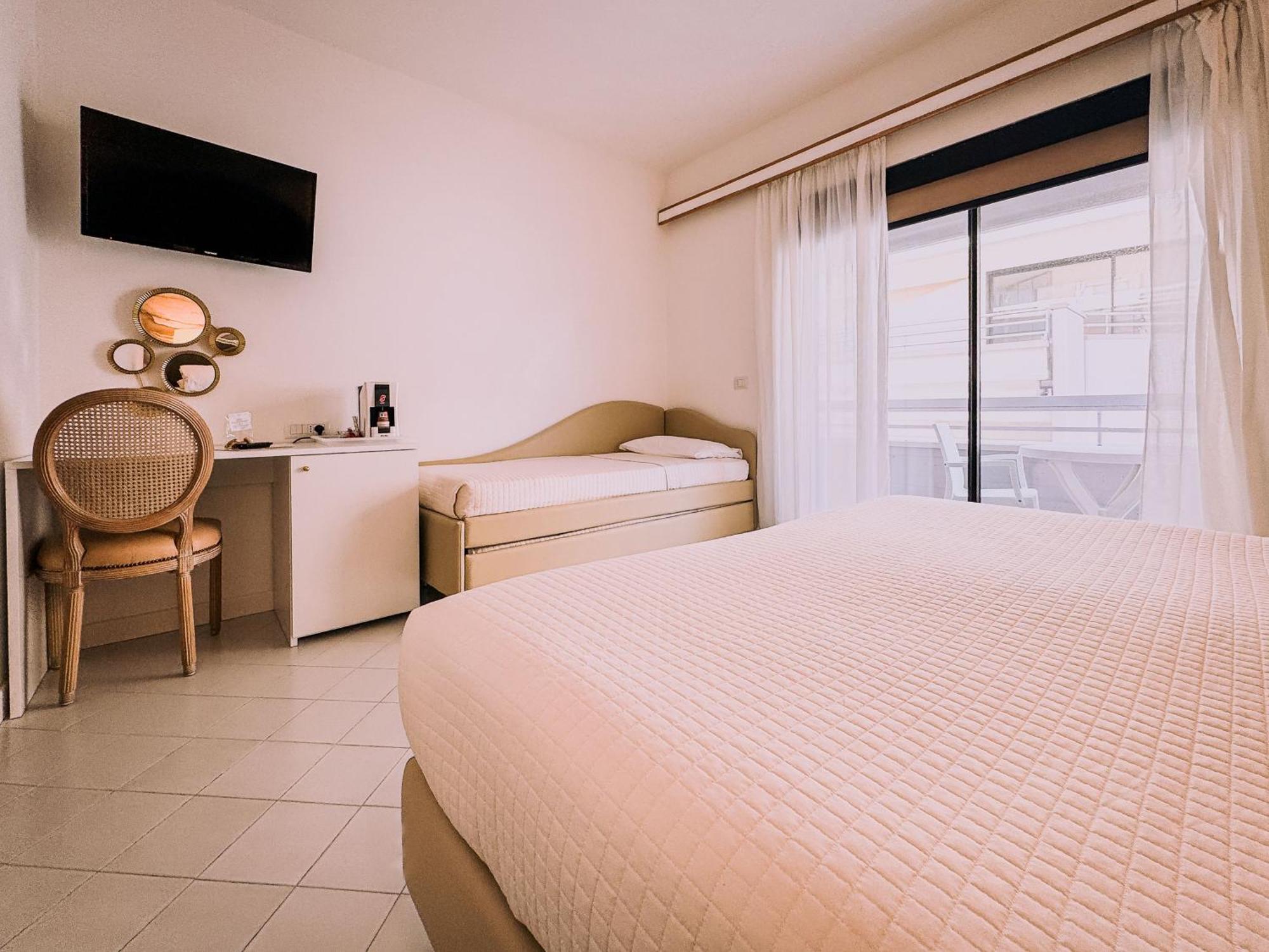 Hotel President - Vintage Hotel in centro Riccione Esterno foto