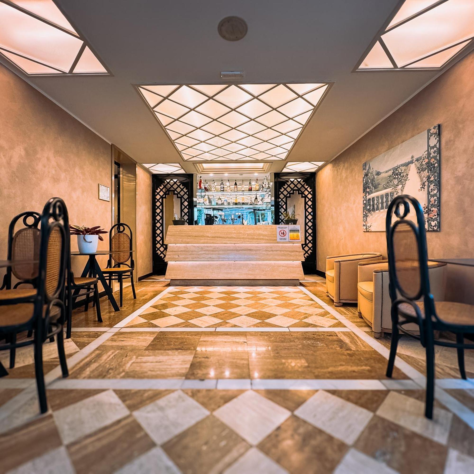 Hotel President - Vintage Hotel in centro Riccione Esterno foto